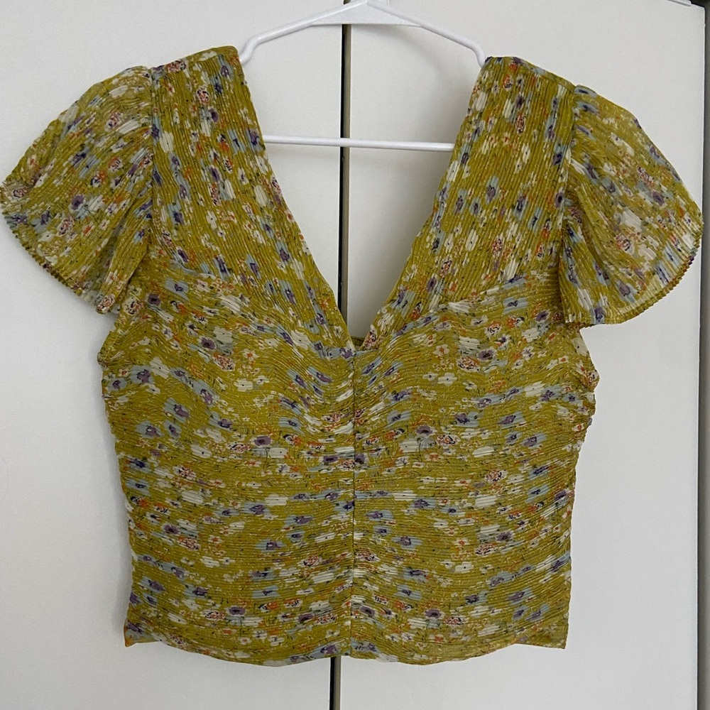 ASTR the Label Floral Short Sleeve Chiffon Shirred Blouse